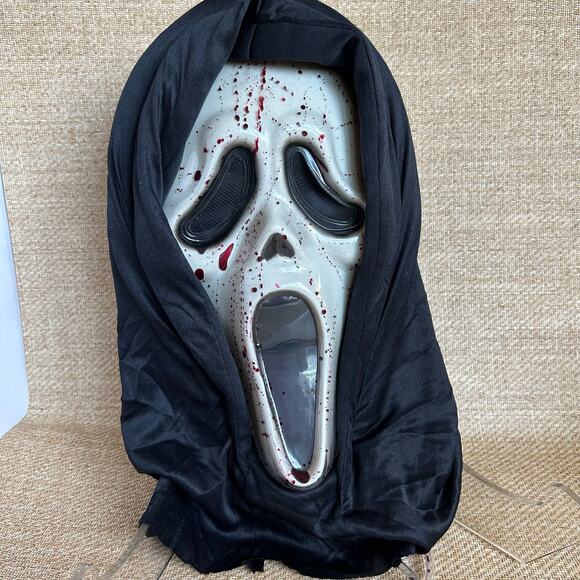 Ghostface Bleeding Mask Blood Pump Scream Fun World Halloween Prop - Picture 2 of 11